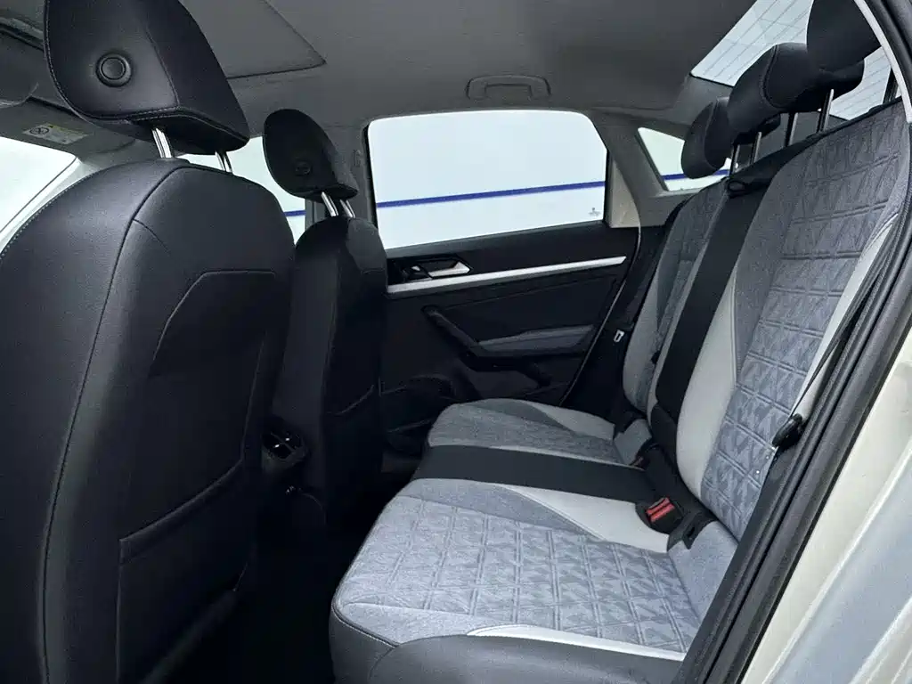 Volkswagen Lavida — миниатюра 9