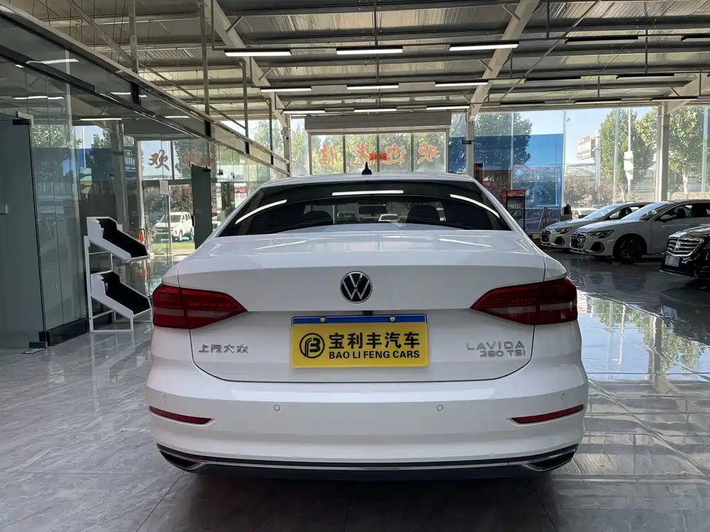 Volkswagen Lavida — миниатюра 6