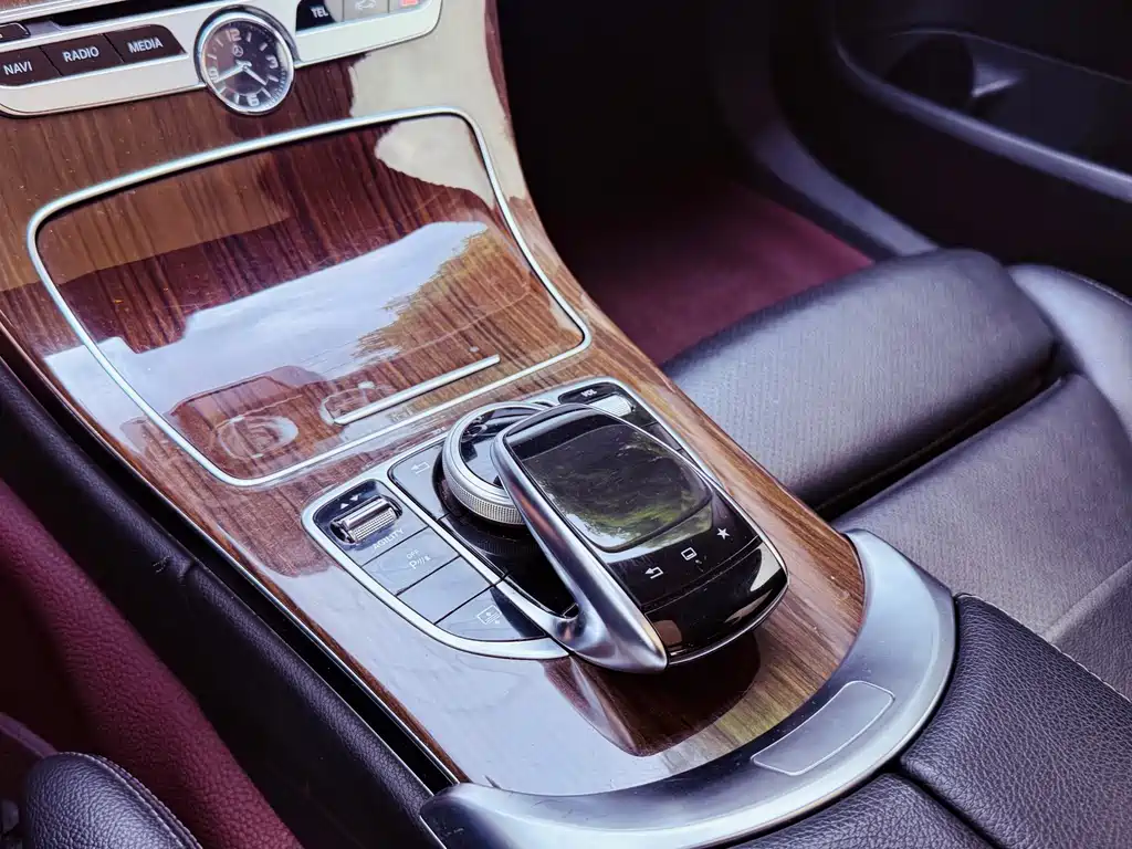 Mercedes-Benz C-Class — миниатюра 16
