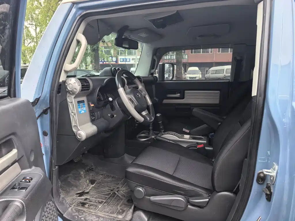 Toyota FJ Cruiser FJ 2019 4.0L AT