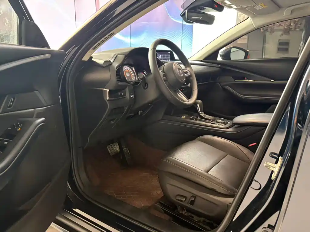 Mazda CX-30 — миниатюра 8