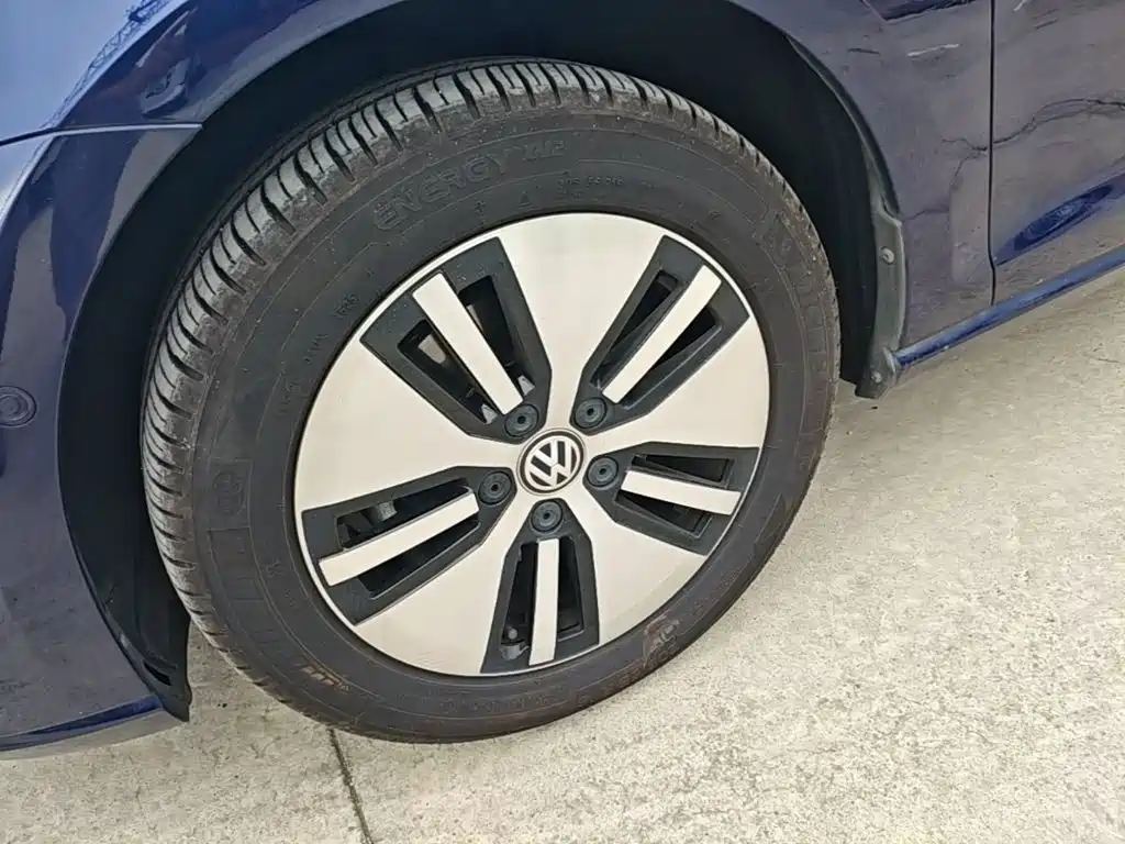 Volkswagen Golf New Energy (Import) — миниатюра 23