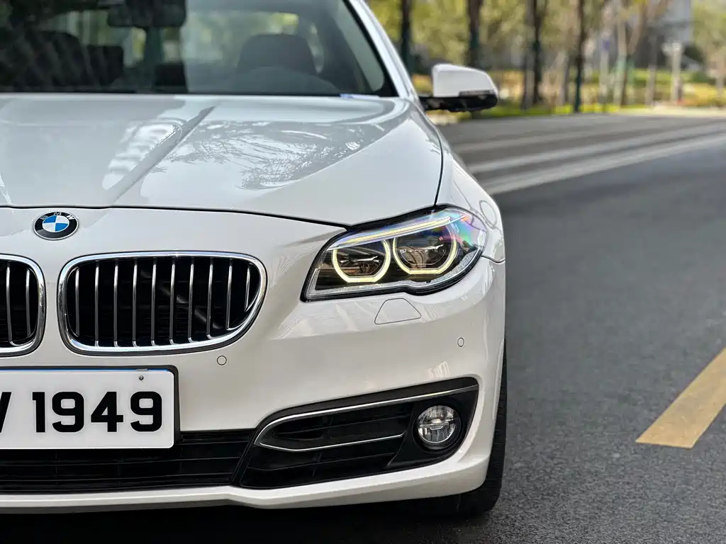 BMW 5 Series — миниатюра 3