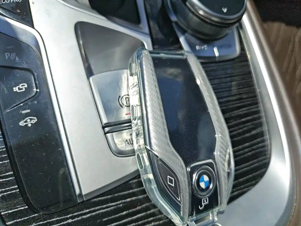 BMW 7 Series — миниатюра 9