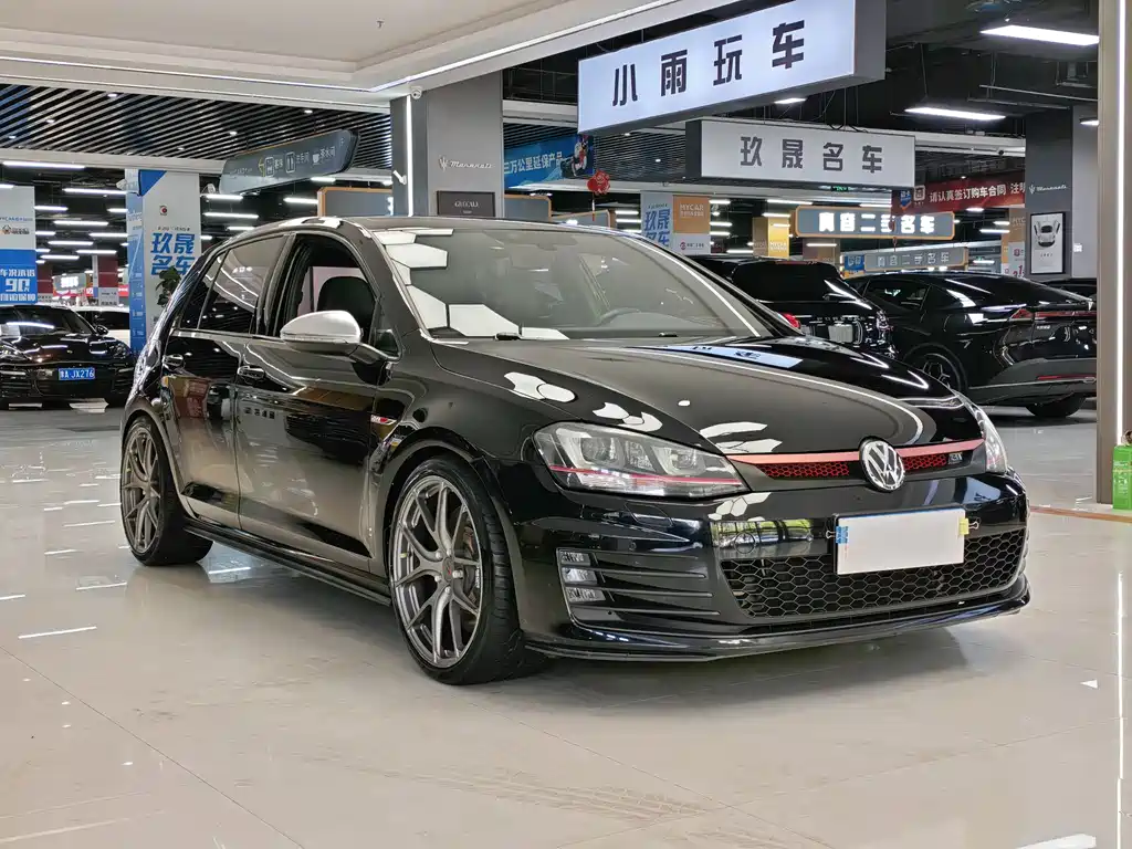 VOLKSWAGEN GOLF GTI