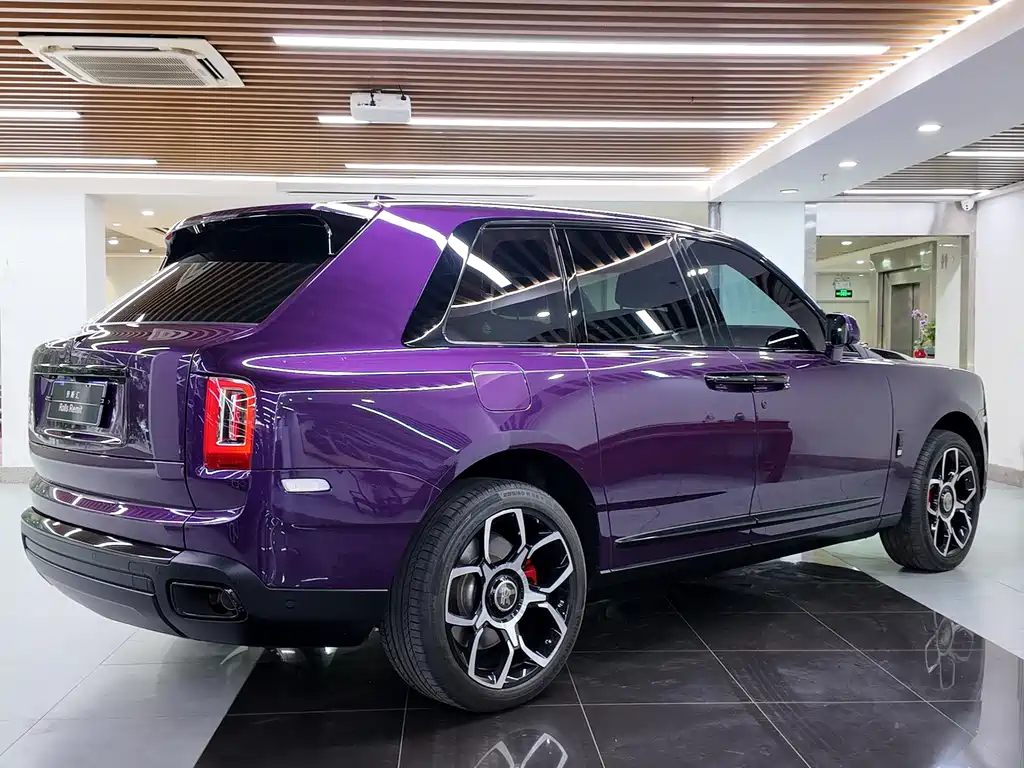 Rolls-Royce Cullinan 2024 мест