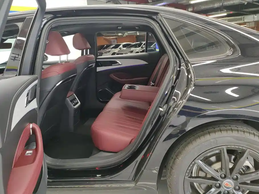 Hongqi Hongqi H5 — миниатюра 11