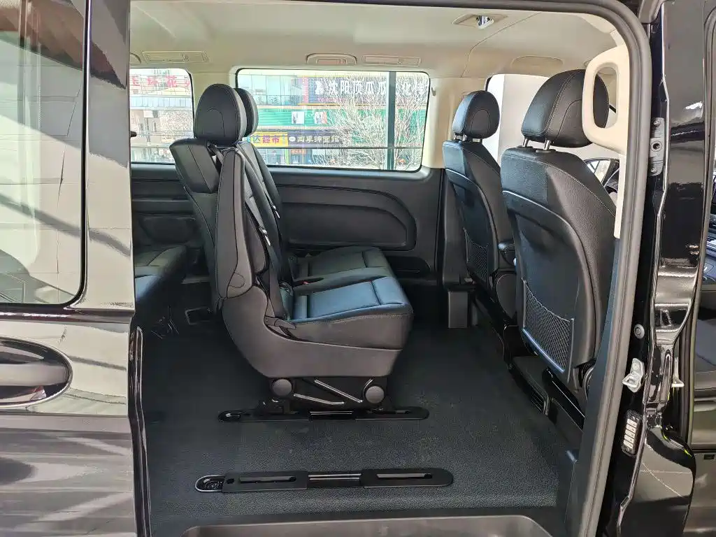 Mercedes-Benz Vito 2024 2.0T Elite 7 мест