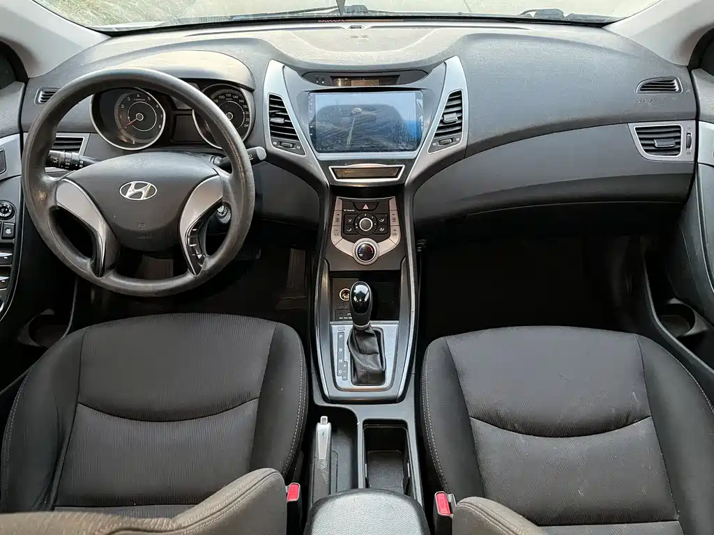 Hyundai Elantra Langdong 1.6L Auto Smart Type, фото 6