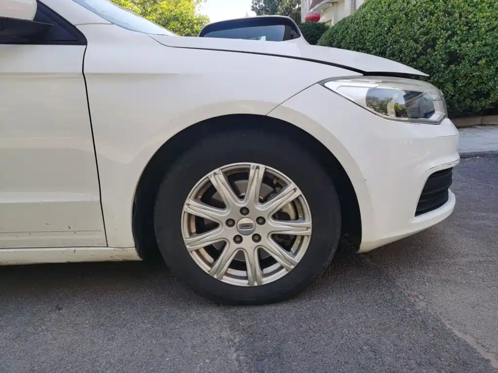 Qoros Qoros 3 — миниатюра 8