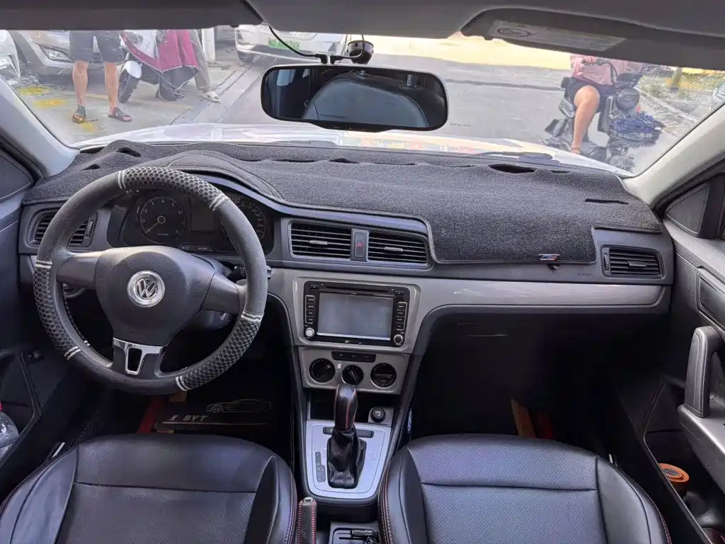 Volkswagen Lavida — миниатюра 6