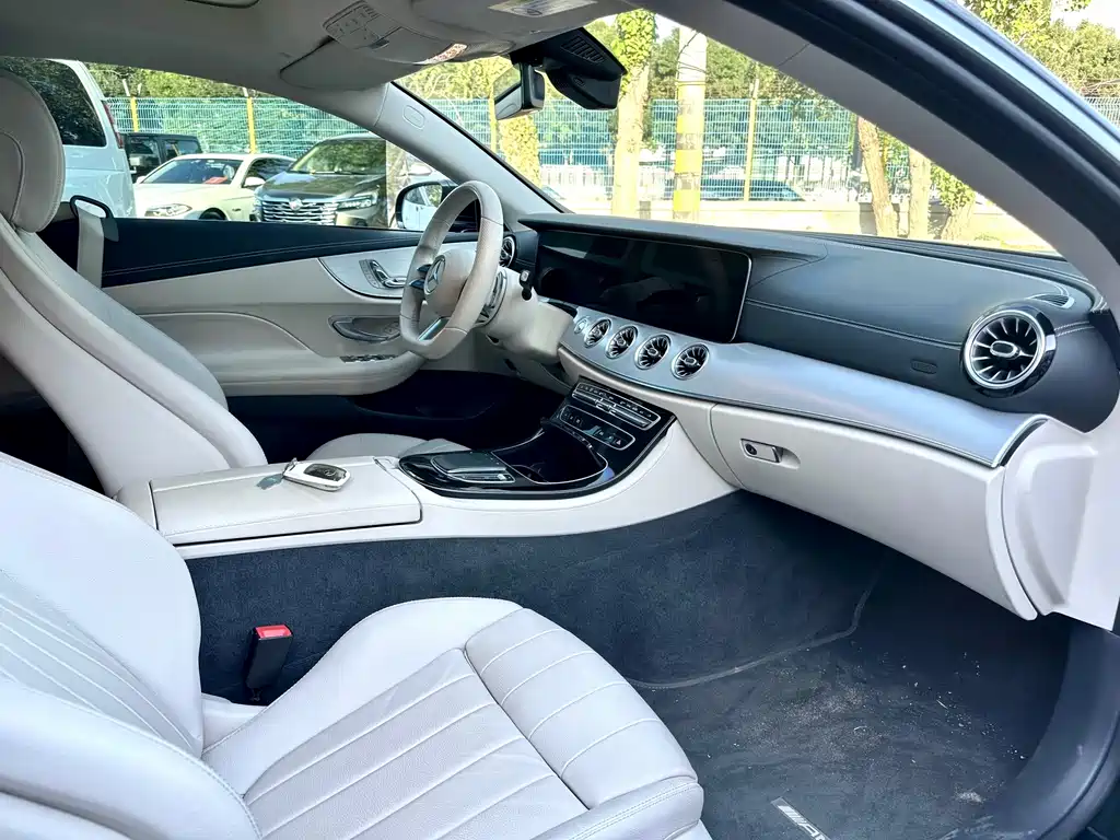 Mercedes-Benz E-Class (Import) — миниатюра 8