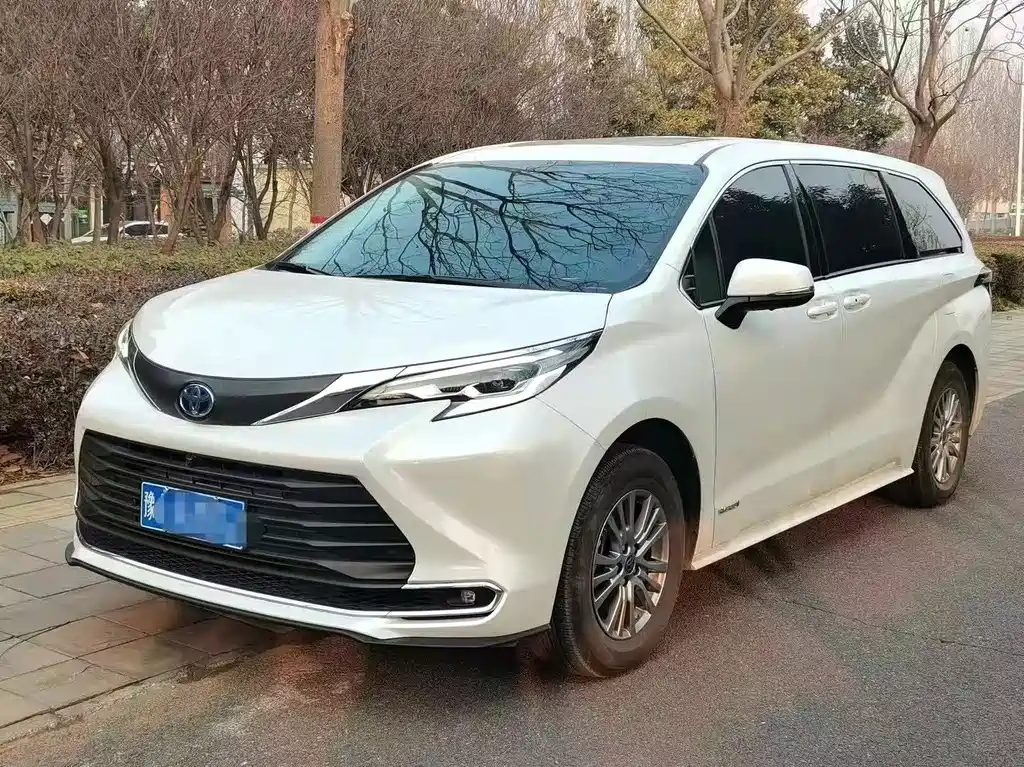 Toyota Sienna — миниатюра 9