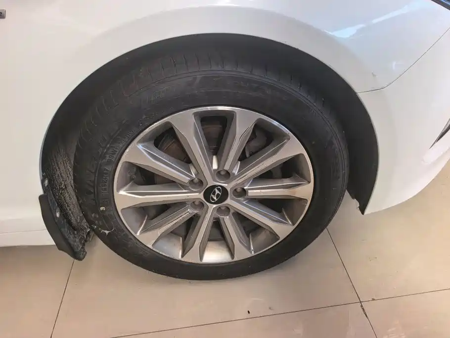 Hyundai Sonata — миниатюра 6
