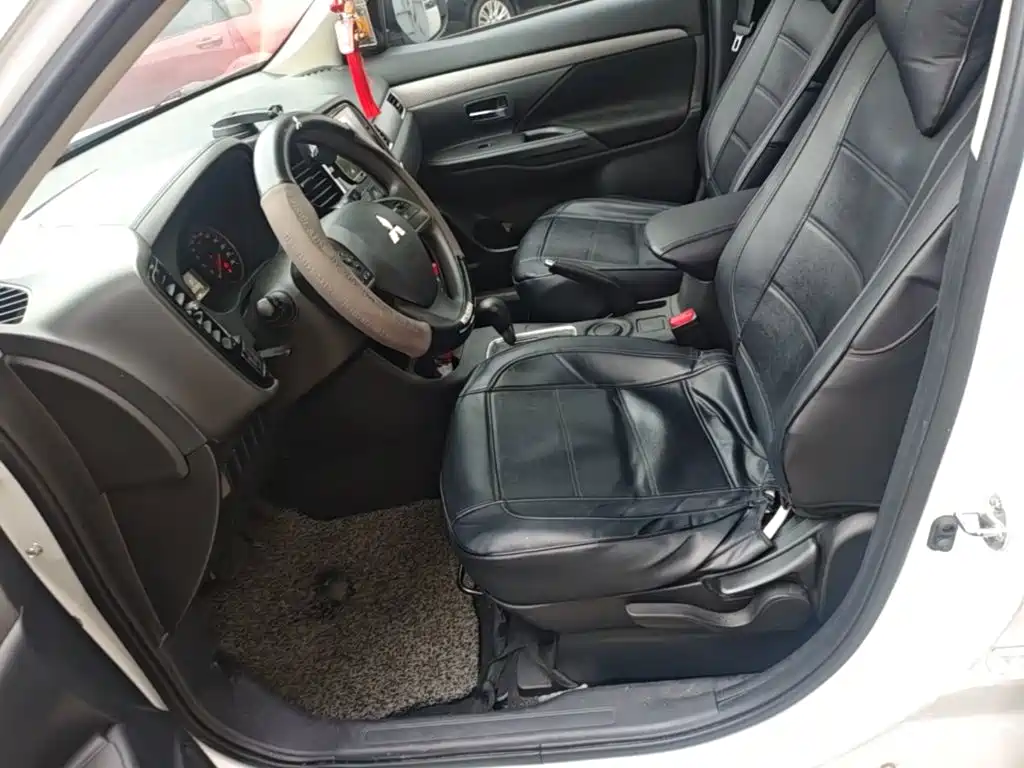 Mitsubishi Outlander — миниатюра 15
