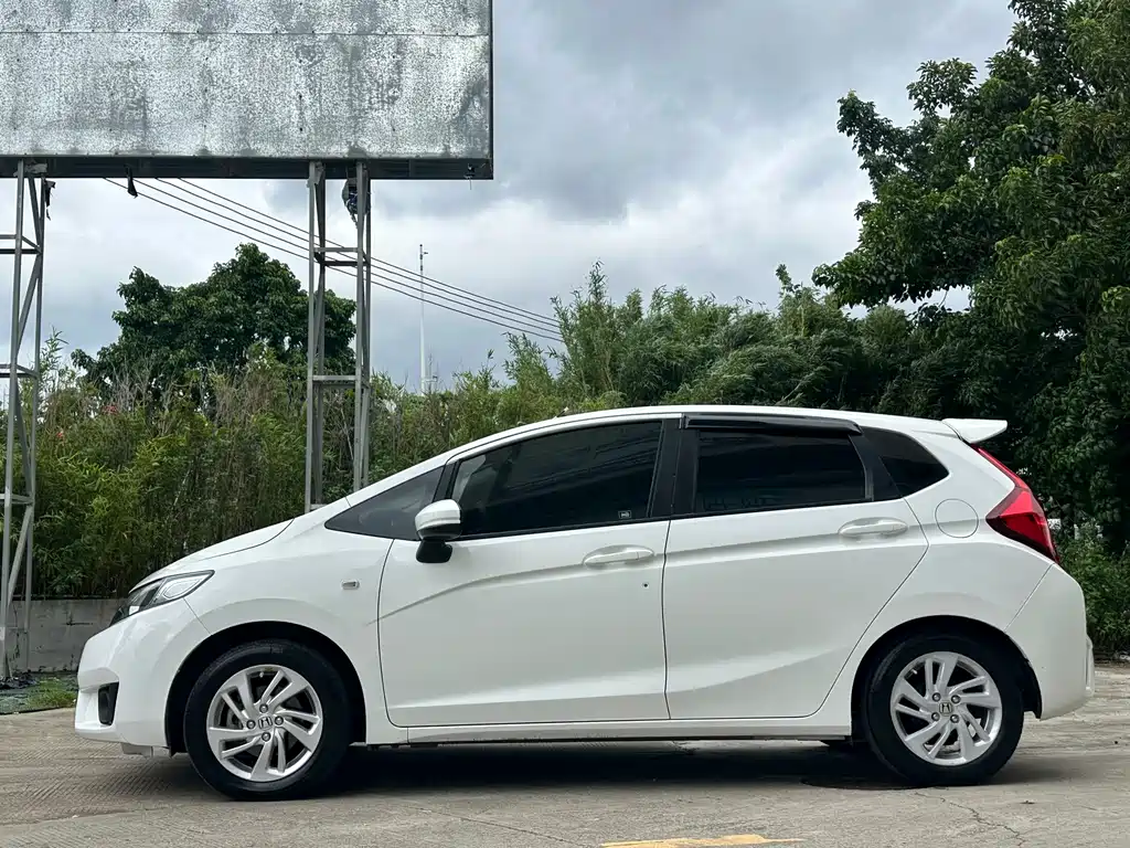 Honda Fit — миниатюра 8