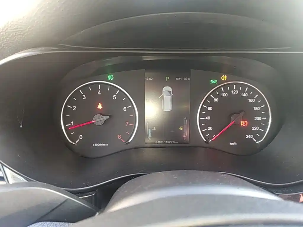 BYD MAX — миниатюра 12