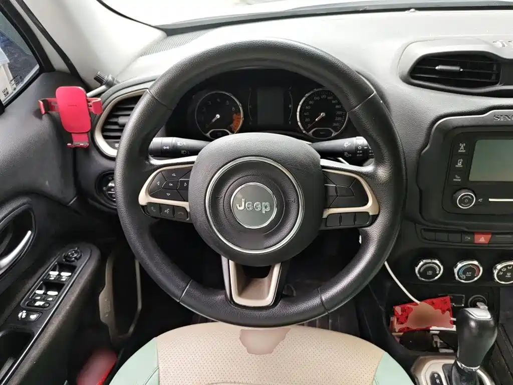 Jeep Renegade — миниатюра 11