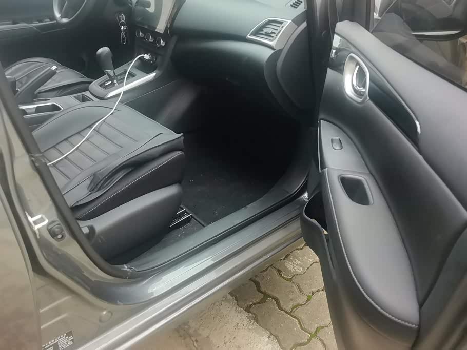 Nissan Sylphy 1.6 л 2025 г. Серебристо-серый, пробег 9300 км