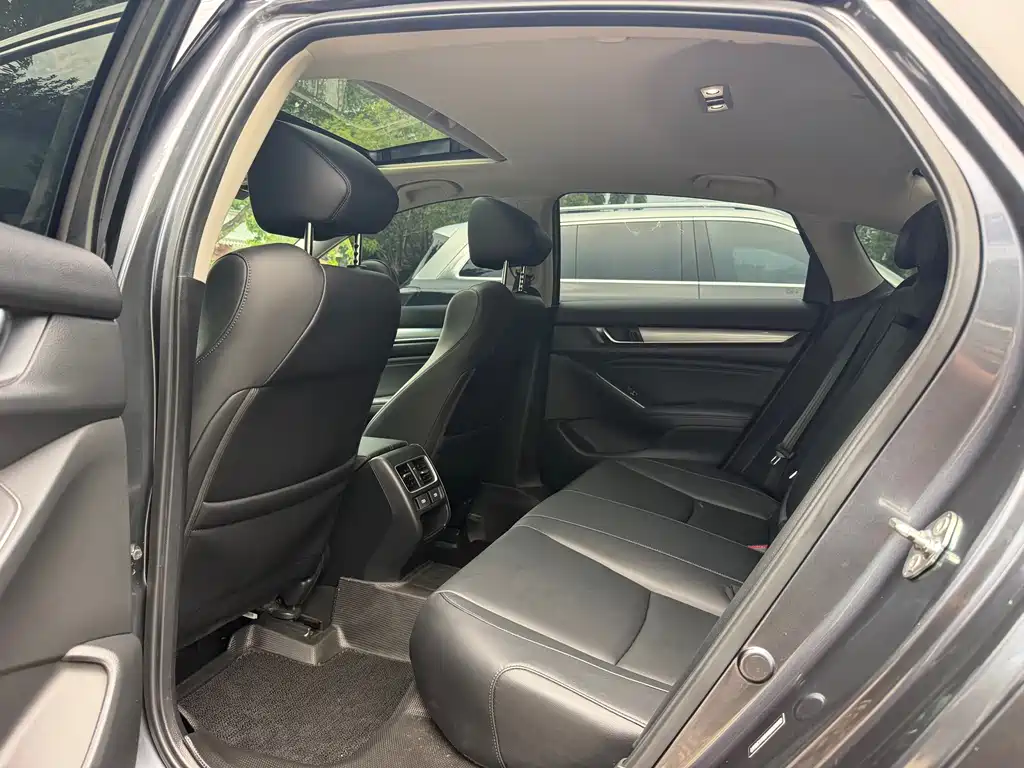 Honda Accord — миниатюра 7