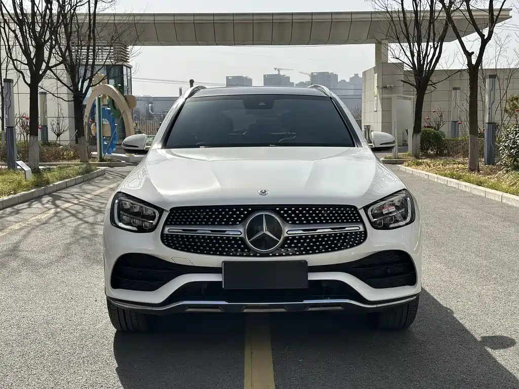 MERCEDES-BENZ GLC