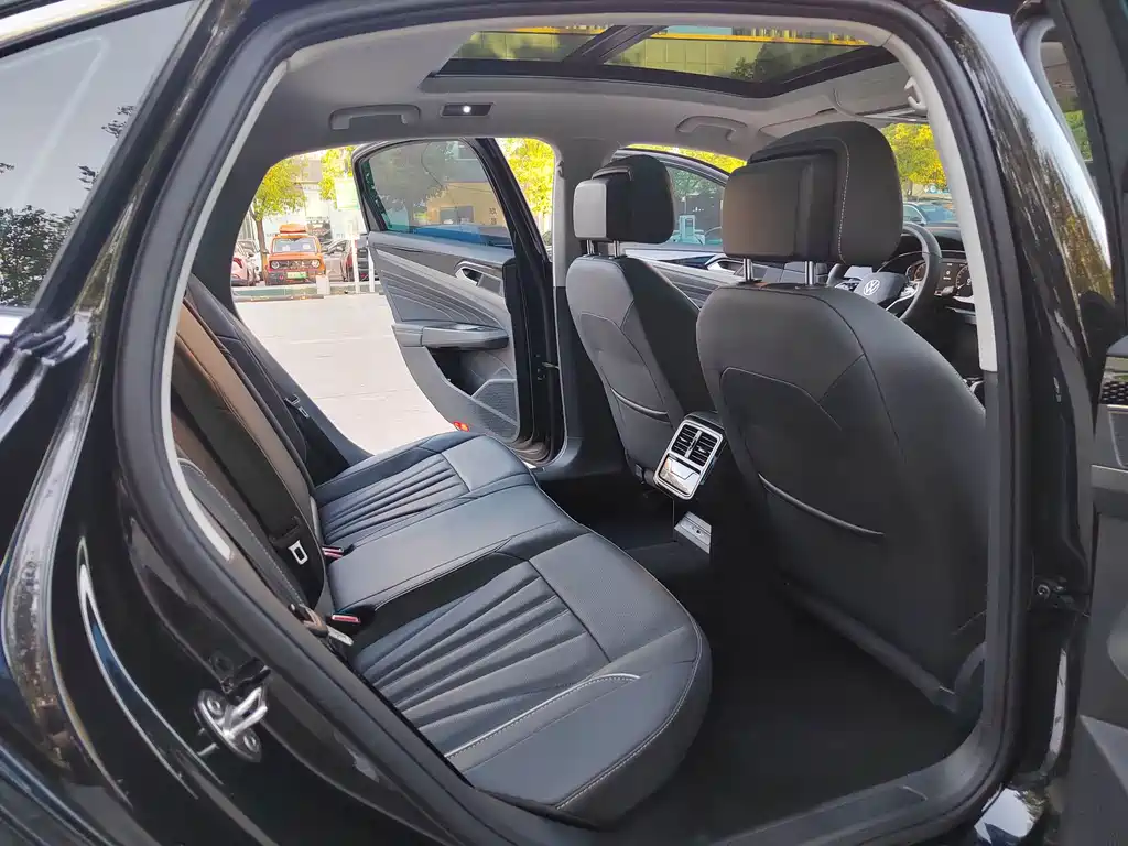 Volkswagen Passat — миниатюра 16