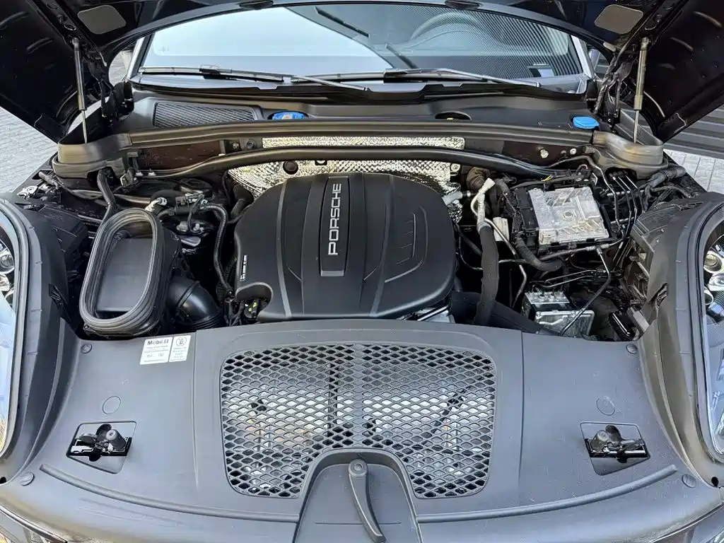 Porsche Macan — миниатюра 9
