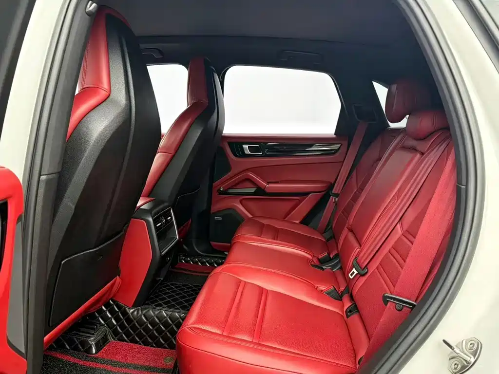 Porsche Cayenne — миниатюра 9