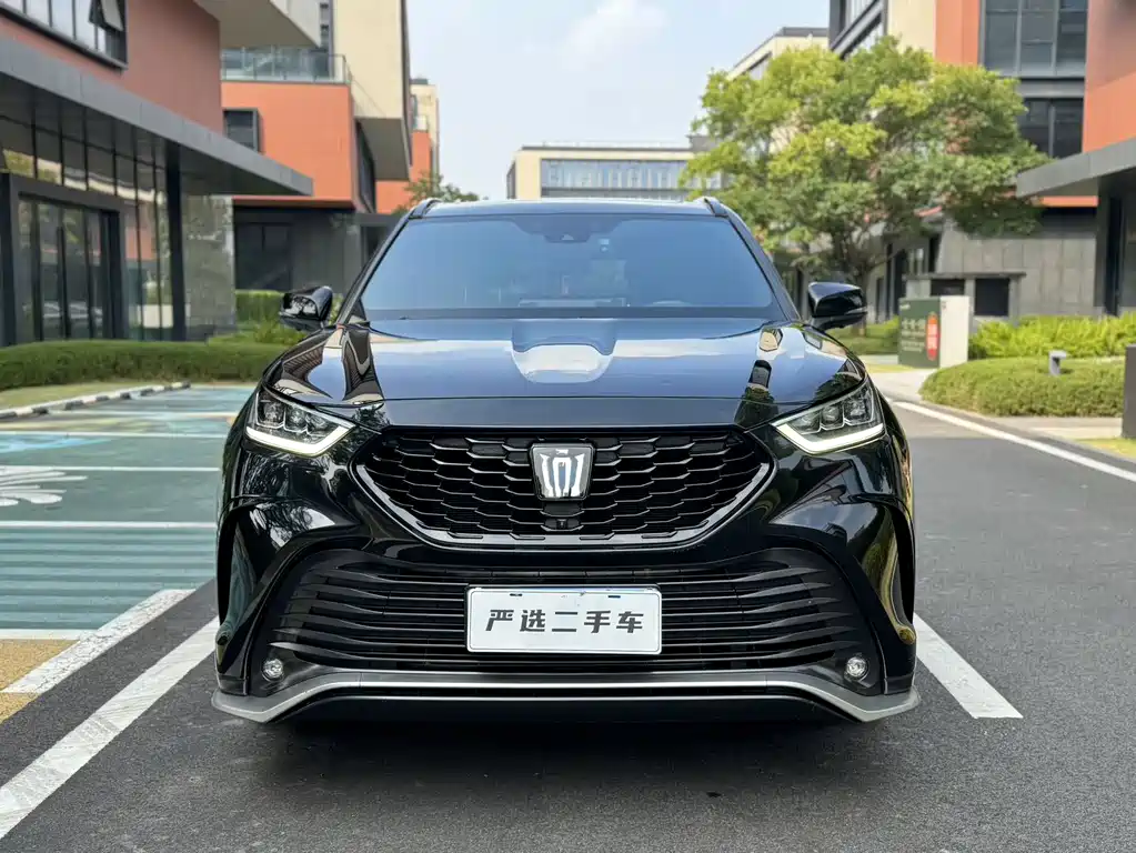 Toyota Crown Kluger — миниатюра 2