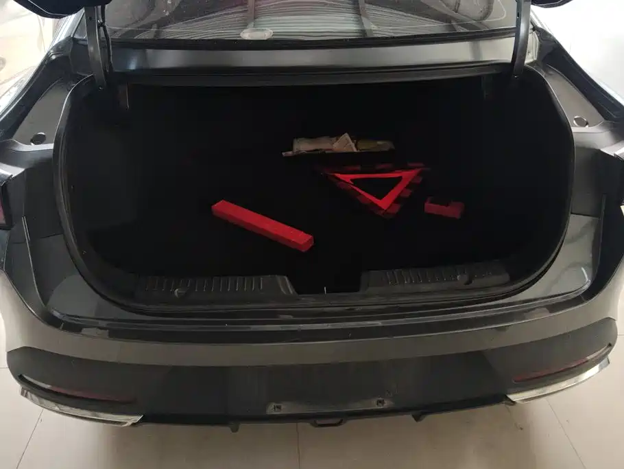 Changan Eado — миниатюра 4