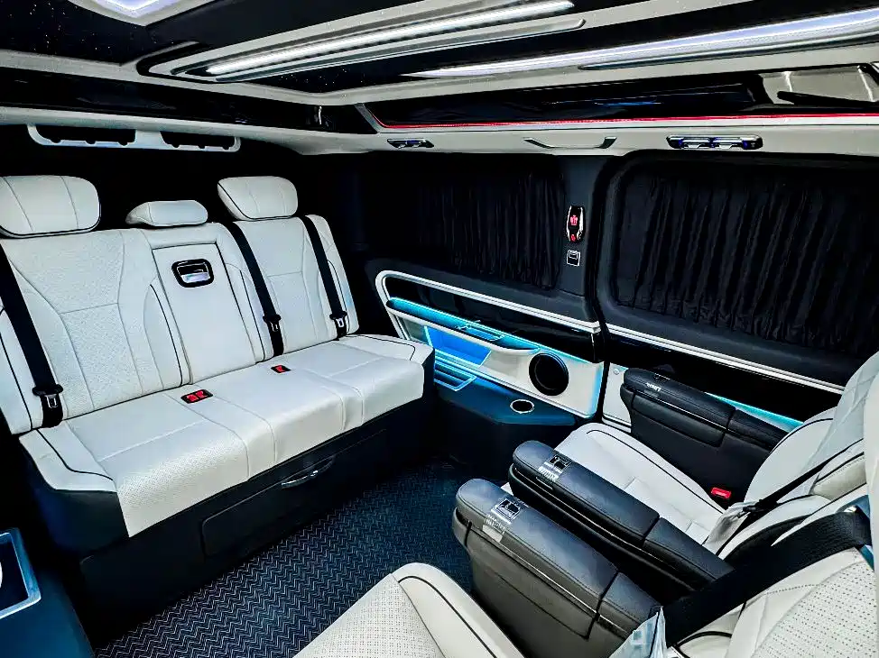 Toyota HiAce 2025 3.5L AT