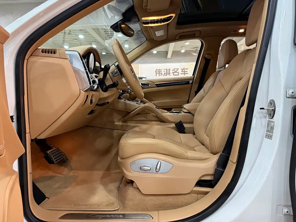 Porsche Cayenne — миниатюра 10