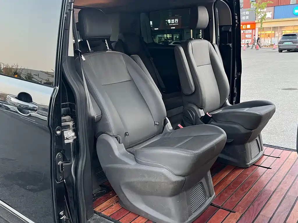 Ford Tourneo — миниатюра 18