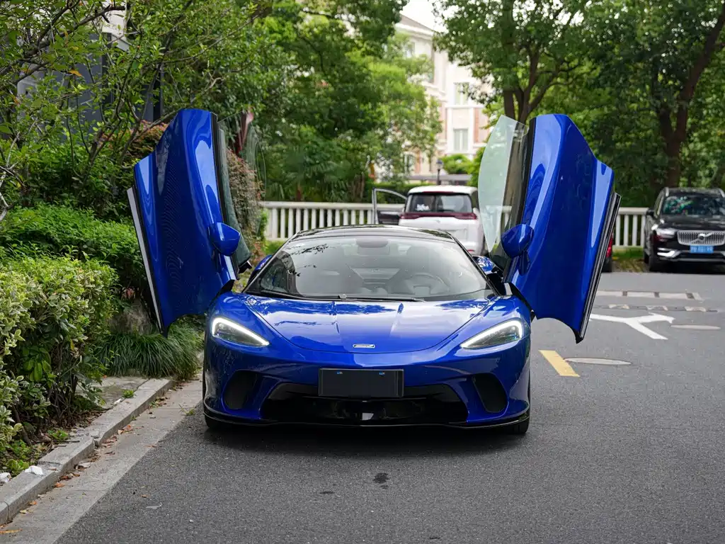 McLaren GT — миниатюра 6