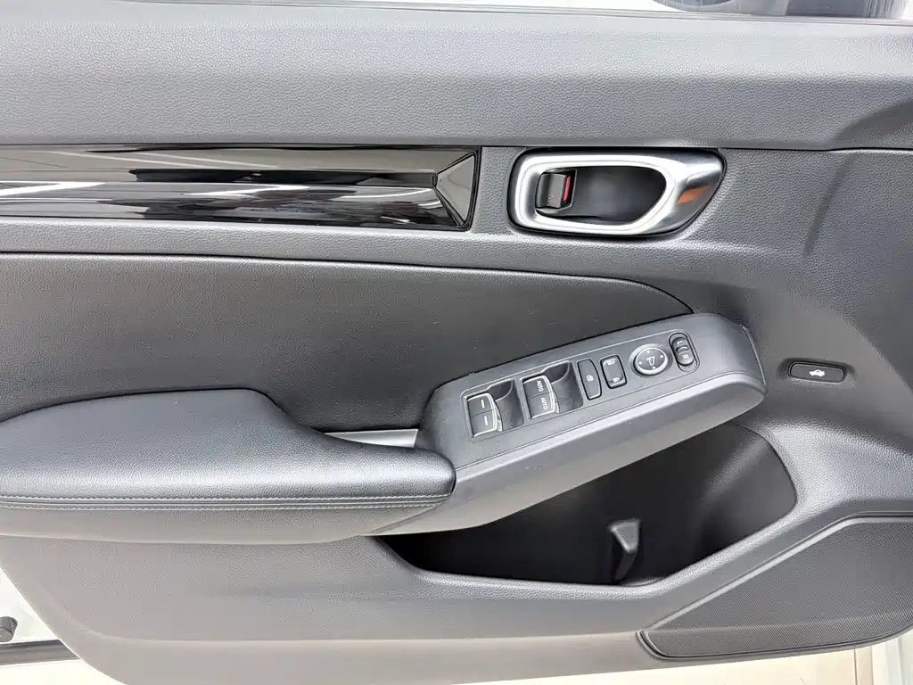 Honda Civic — миниатюра 7