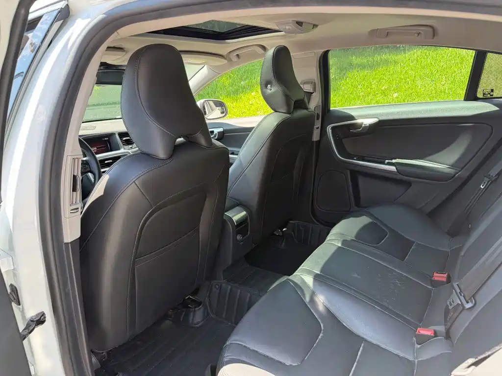Volvo S60 — миниатюра 11