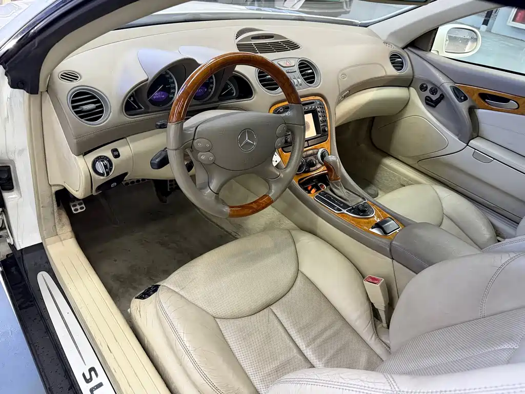 Mercedes-Benz SL-Class — миниатюра 11