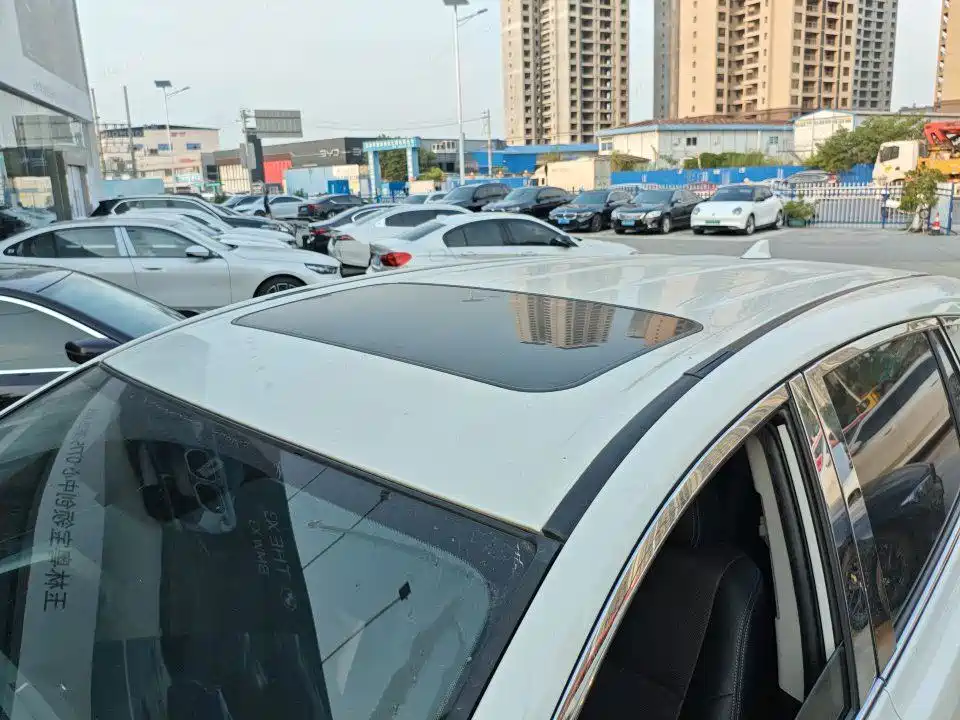 Toyota RAV4 — миниатюра 9