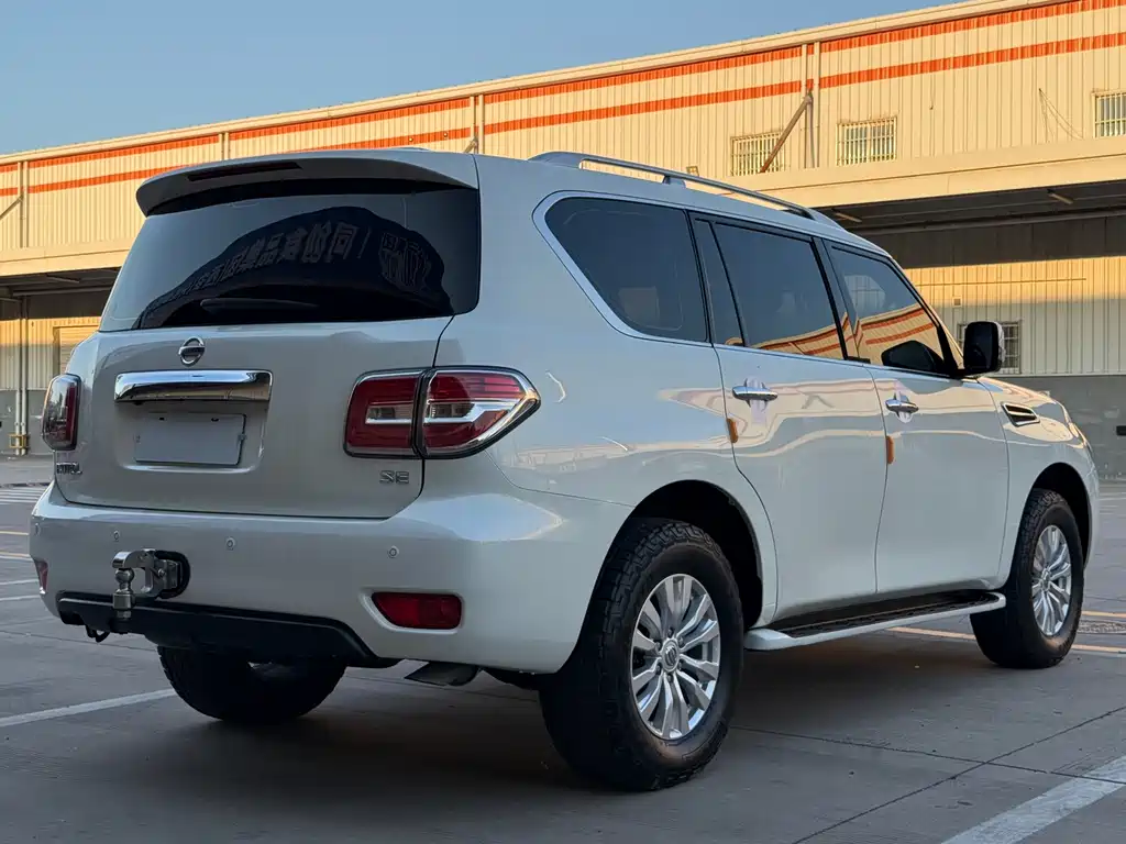 Nissan Patrol — миниатюра 15