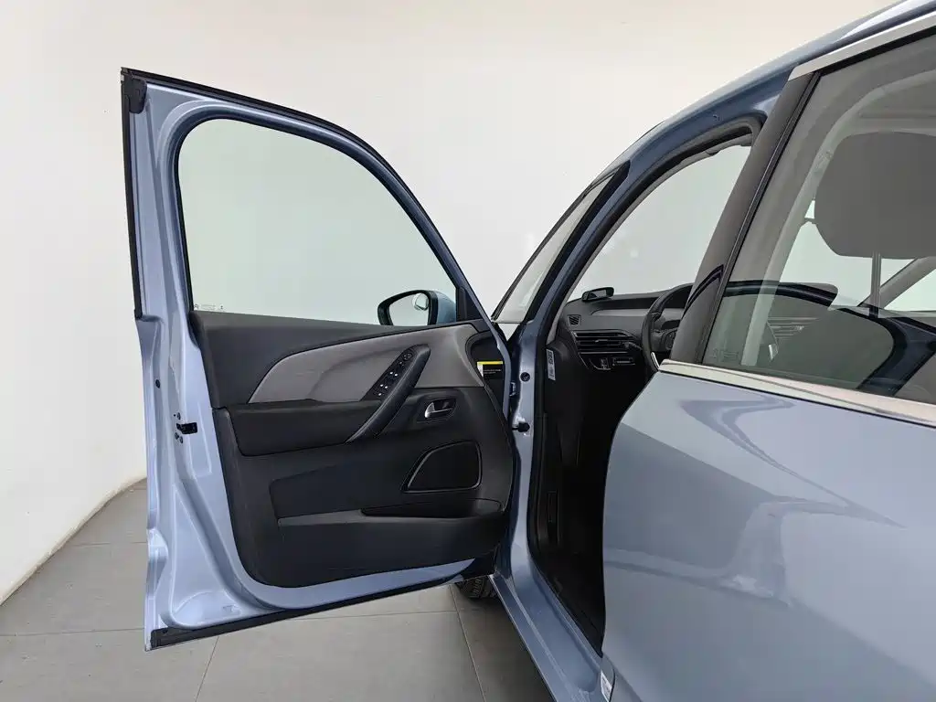 Citroen C4 Picasso — миниатюра 8