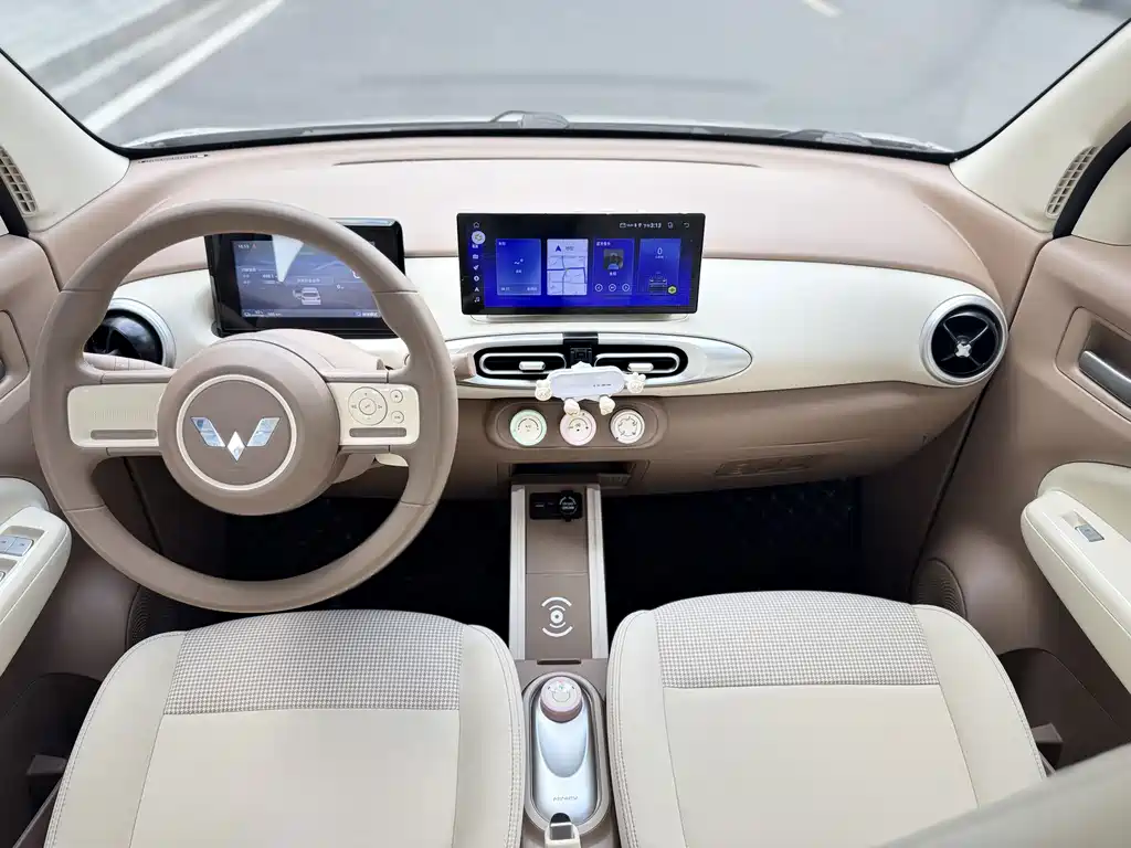 Wuling MINIEV — миниатюра 6