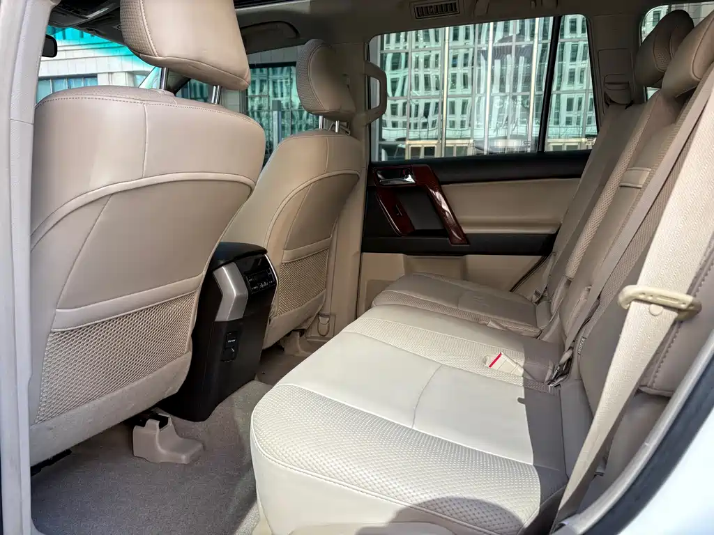 Toyota Land Cruiser Prado 2010 4.0L AT TX-L