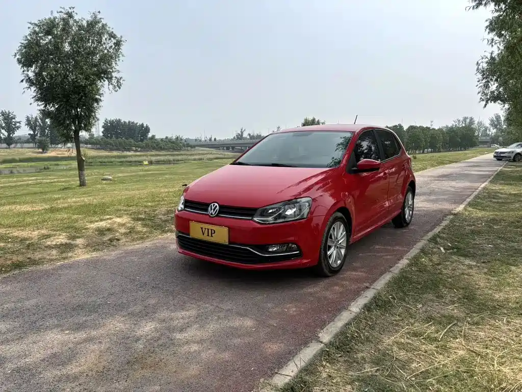 Volkswagen Polo 2014 1.4L AT Comfort