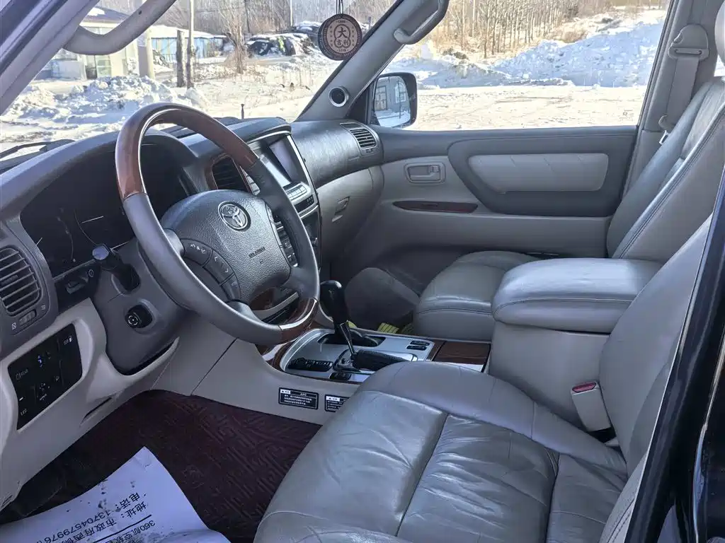 Toyota Land Cruiser 2005 4.7L AT VX-R Luxury DVD