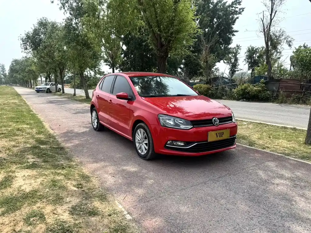 Volkswagen Polo 2014 1.4L AT Comfort