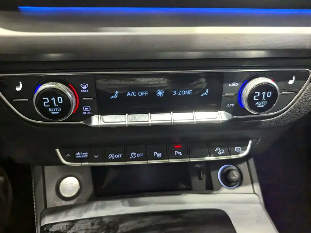 Audi Q5L Sportback — миниатюра 22