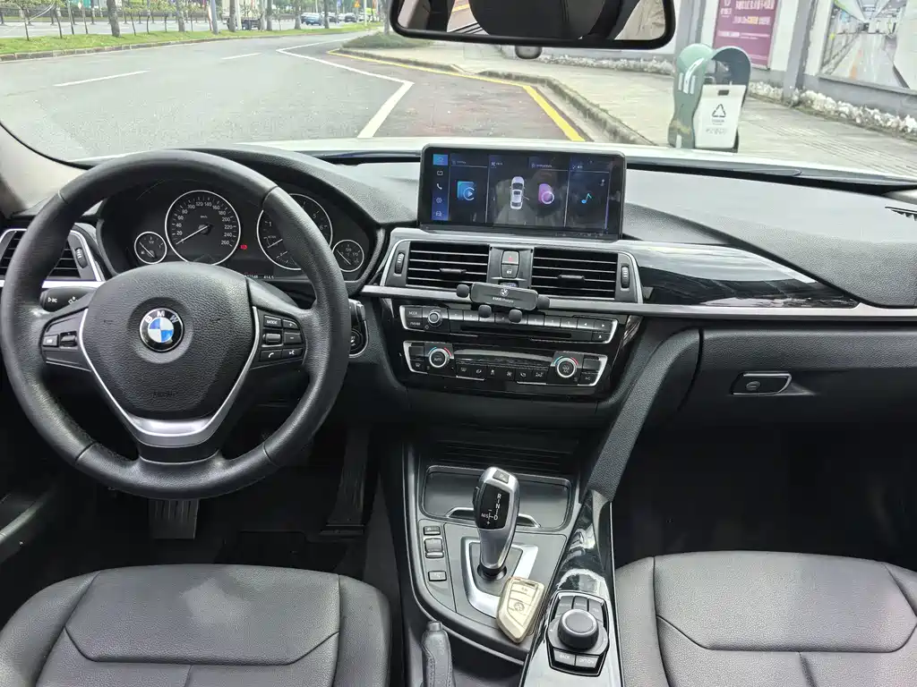 BMW 3 Series — миниатюра 8