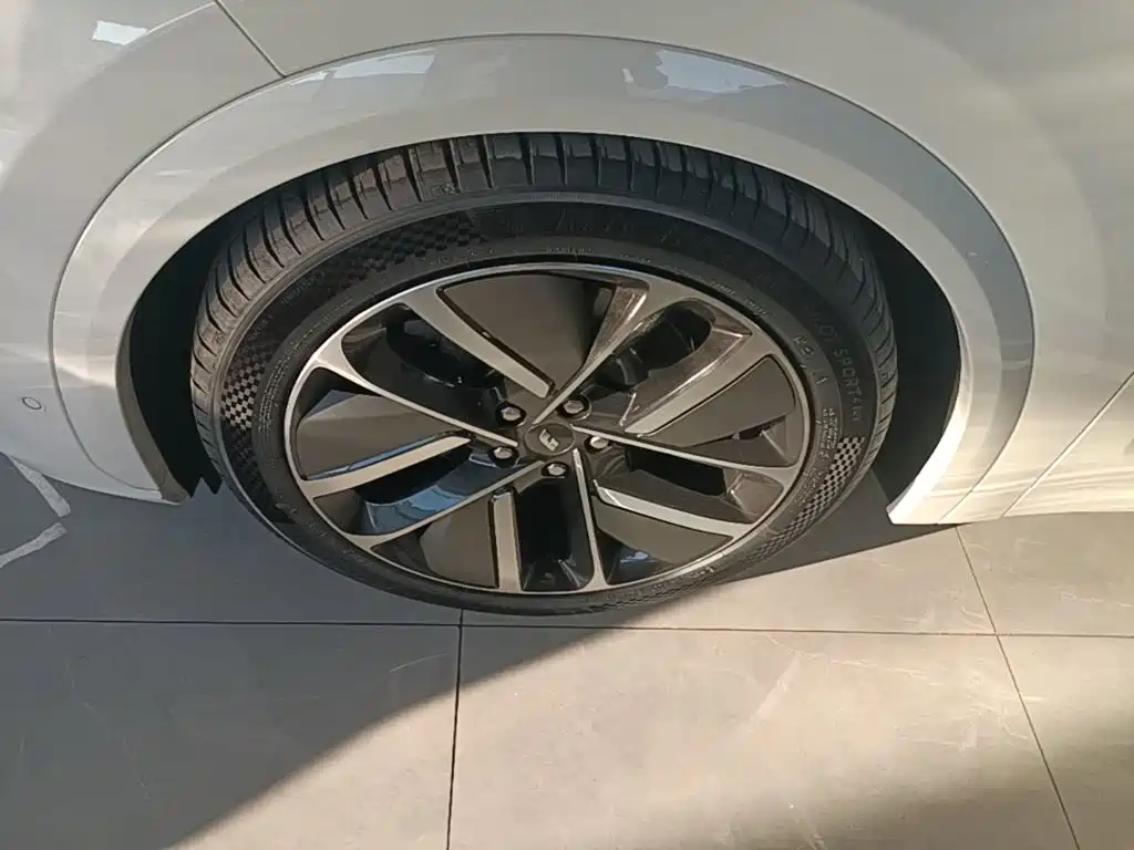 Li Auto Li L7 — миниатюра 23
