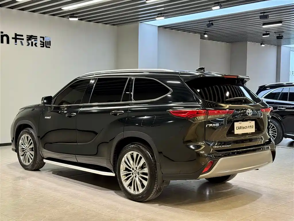 TOYOTA HIGHLANDER