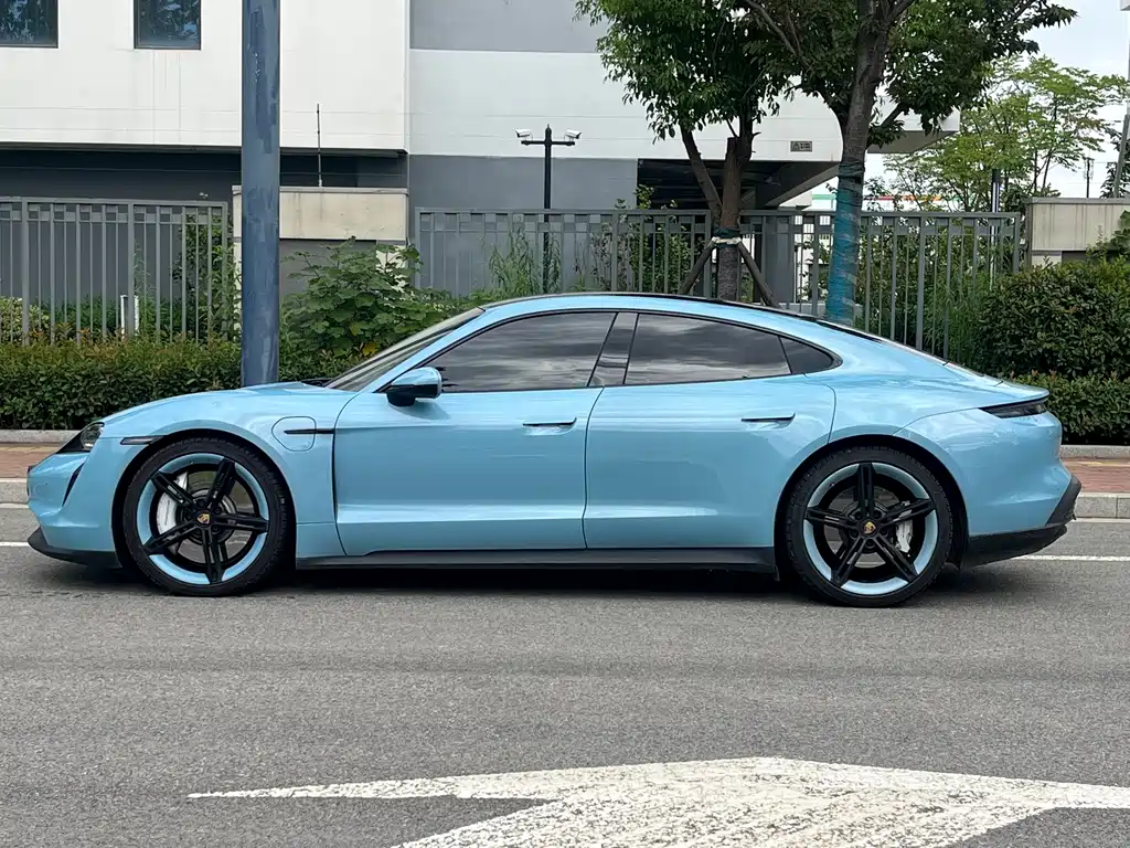 Porsche Taycan — миниатюра 9